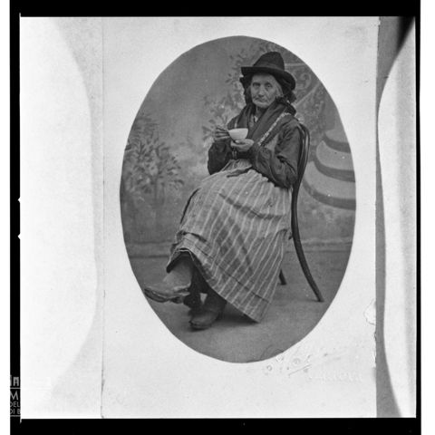 Ritratto di donna anziana