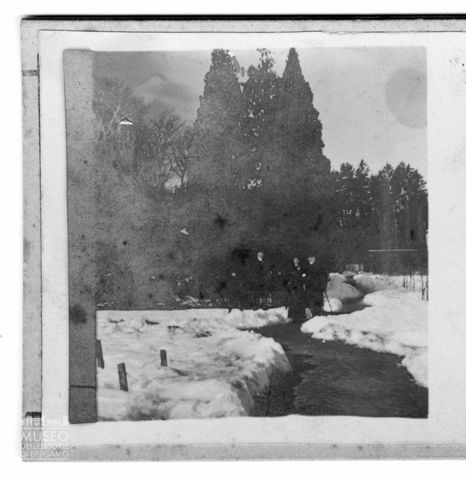 Figure in ambiente innevato