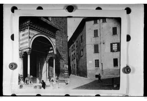 Basilica di Santa Maria Maggiore da piazza Rosate