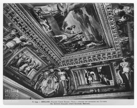 Soffitto di palazzo nobiliare con affreschi attribuiti a Gian Paolo Cavagna