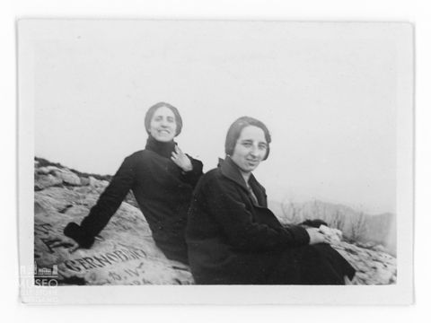 Ritratto di due donne sorridenti