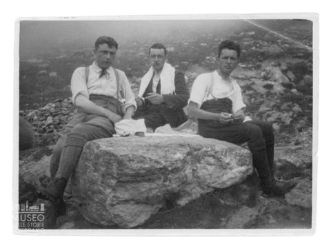 Picnic durante una gita a monte Massone