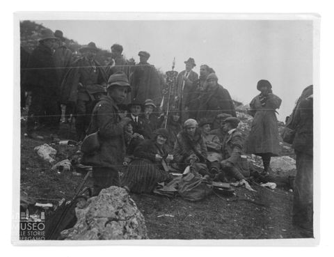 Ritratto di gruppo durante una camminata