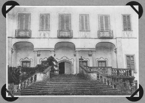 Villa Rotigni Riccardi a Carobbio degli Angeli - Scalinata