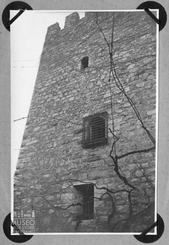 Castello di Grumello del Monte - Torre merlata