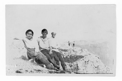 Ritratto di due donne e un uomo