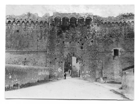 Veduta di Porta Nuova di Magliano in Toscana