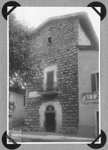 Torre in pietra a Grone