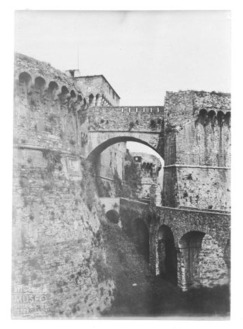 Veduta della fortezza di Sarzanello