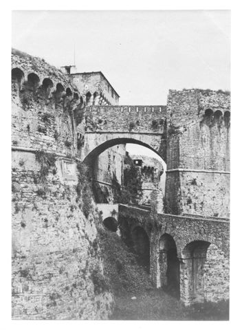 Ingresso della Fortezza di Castruccio Castracani