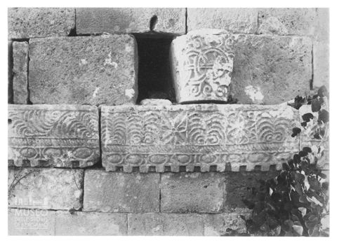 Dettaglio architettonico della Pieve di Santa Maria Assunta di Cellole