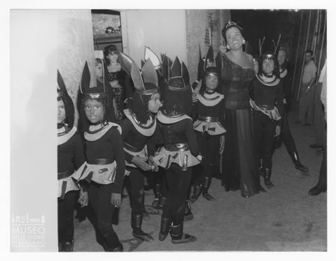 Leyla Gencer e piccole comparse per l'Aida di Verdi