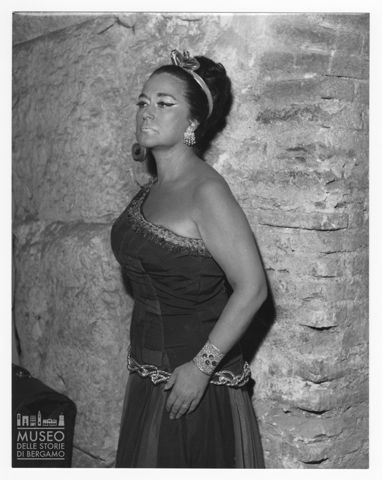 Leyla Gencer nei panni Aida