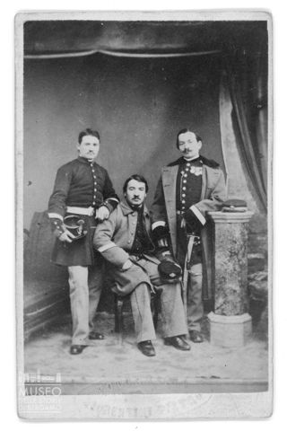 Ritratto di tre giovani militari