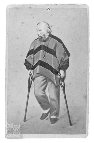 Giuseppe Garibaldi in stampelle