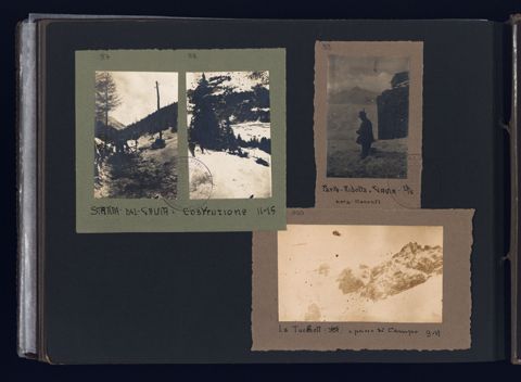 Volontari Alpini e veduta di montagna