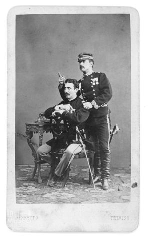 Ritratto di due uomini in uniforme
