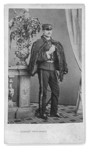 Ritratto di uomo in uniforme