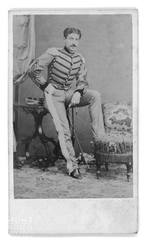 Ritratto di uomo in uniforme
