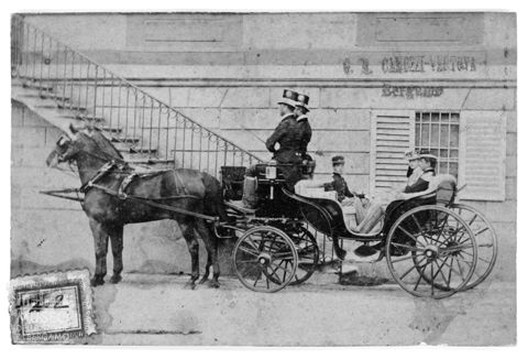 Maria Pia di Savoia con i fratelli Umberto e Amedeo in carrozza