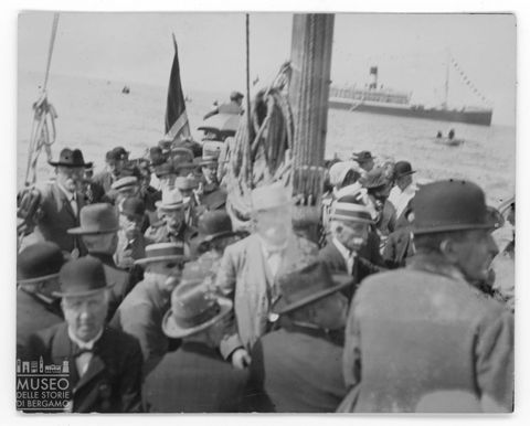 Ritratto di garibaldini durante una commemorazione
