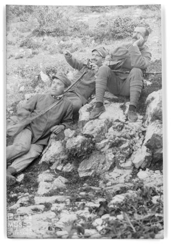 Ritratto di tre soldati in osservazione