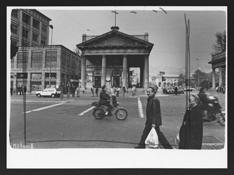 Largo Porta Nuova, Agenzia Viaggi Lorandi