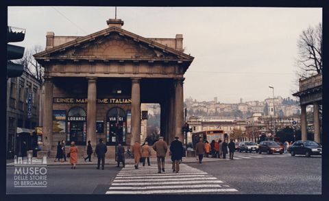 Agenzia Viaggi Lorandi, largo Porta Nuova 17