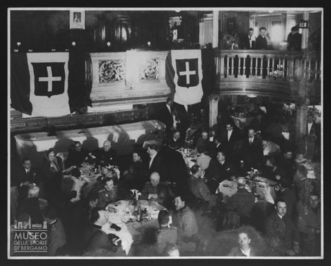 Cena di gala a bordo di una nave da crociera