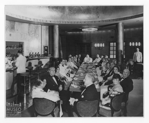 Ospiti del Conte di Savoia al Bar Circolo