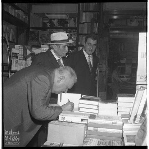 Presentazione dello scrittore Pietro Bianchi presso la Libreria Lorenzelli