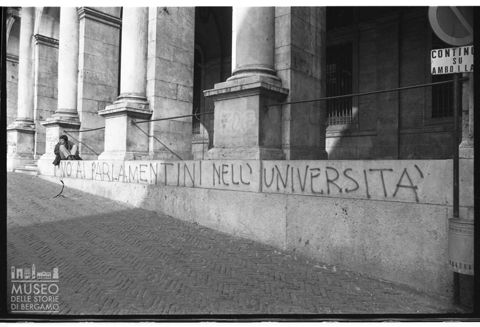 Scritte vandaliche in Città Alta