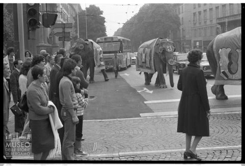 Sfilata del Circo in centro a Bergamo