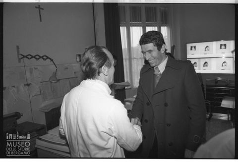 Visita di Felice Gimondi nel reparto di cardiochirurgia guidato da Lucio Parenzan