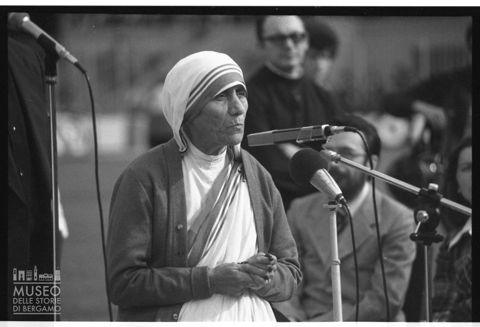 Suor Maria Teresa di Calcutta allo stadio di Bergamo