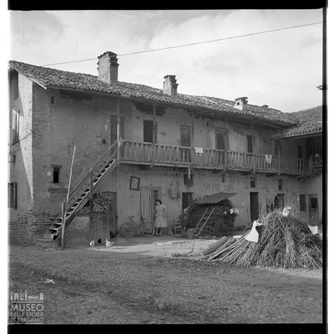 Cascina con corte