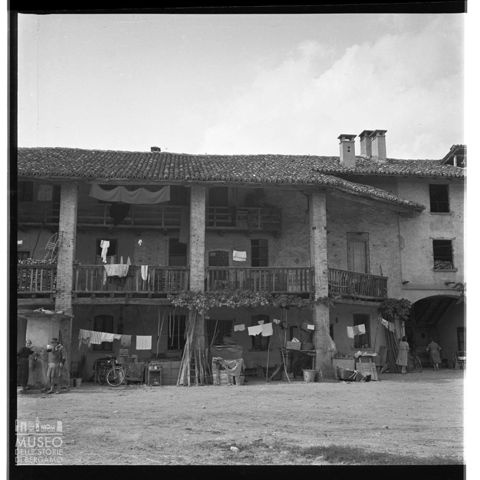 Cascina con corte
