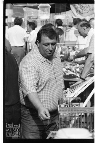Ritratto d'uomo alla Sagra Regionale degli Uccelli di Almenno San Salvatore