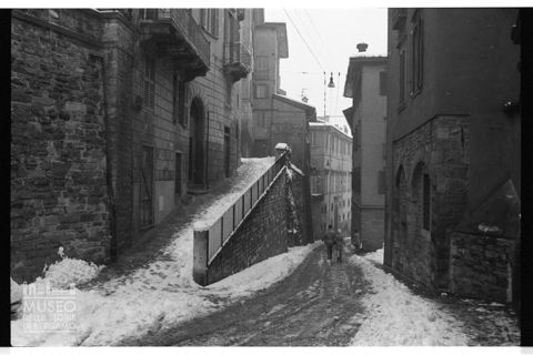Via Porta Dipinta innevata
