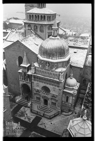 La Cappella Colleoni e la Basilica di Santa Maria Maggiore sotto la neve