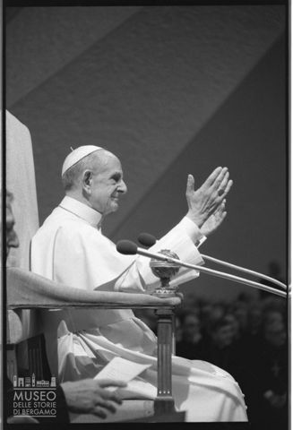 Ritratto di Paolo VI durante un'udienza generale nell'Aula Paolo VI