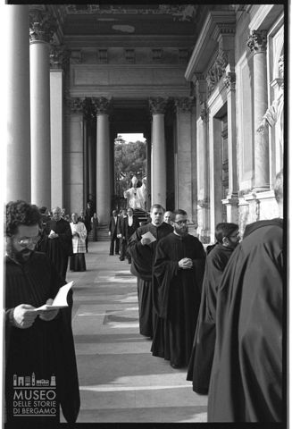 Paolo VI alla processione del Corpus Domini