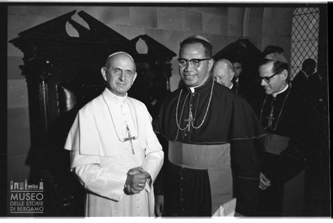 Ritratto di Paolo VI e del vescovo di Apia (Samoa), Pio Taofinuʻu, al termine della conferenza episcopale panoceanica