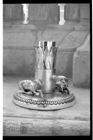 Candelabro di Floriano Bodini per il Santuario della Santa Casa di Loreto