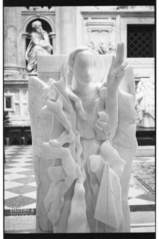 Ambone scolpito da Floriano Bodini per il Santuario della Santa Casa di Loreto