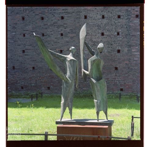 Scultura di Elia Ajolfi allestita negli ambienti esterni del Castello Sforzesco di Milano