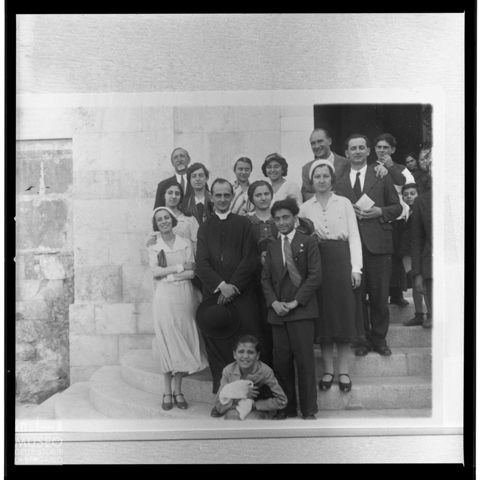 Ritratto di gruppo con monsignor Giovanni Battista Montini in occasione del Congresso FUCI di Cagliari nel settembre 1932