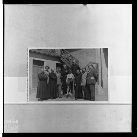 Ritratto di gruppo con monsignor Giovanni Battista Montini e monsignor Giovanni Battista Peruzzo a Ponte di Legno
