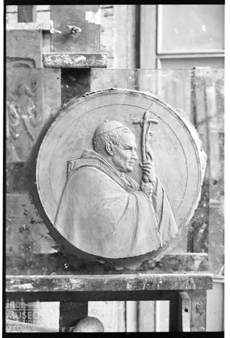 Medaglia di Enrico Manfrini con ritratto di papa Giovanni Paolo II