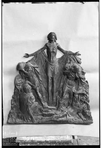 Scultura di Enrico Manfrini raffigurante la Resurrezione di Gesù Cristo